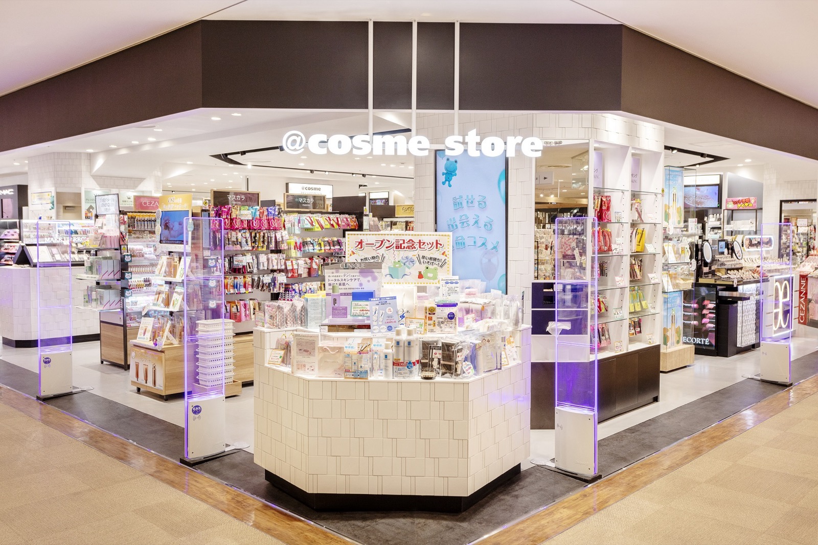 @cosme STORE ルミネ池袋店